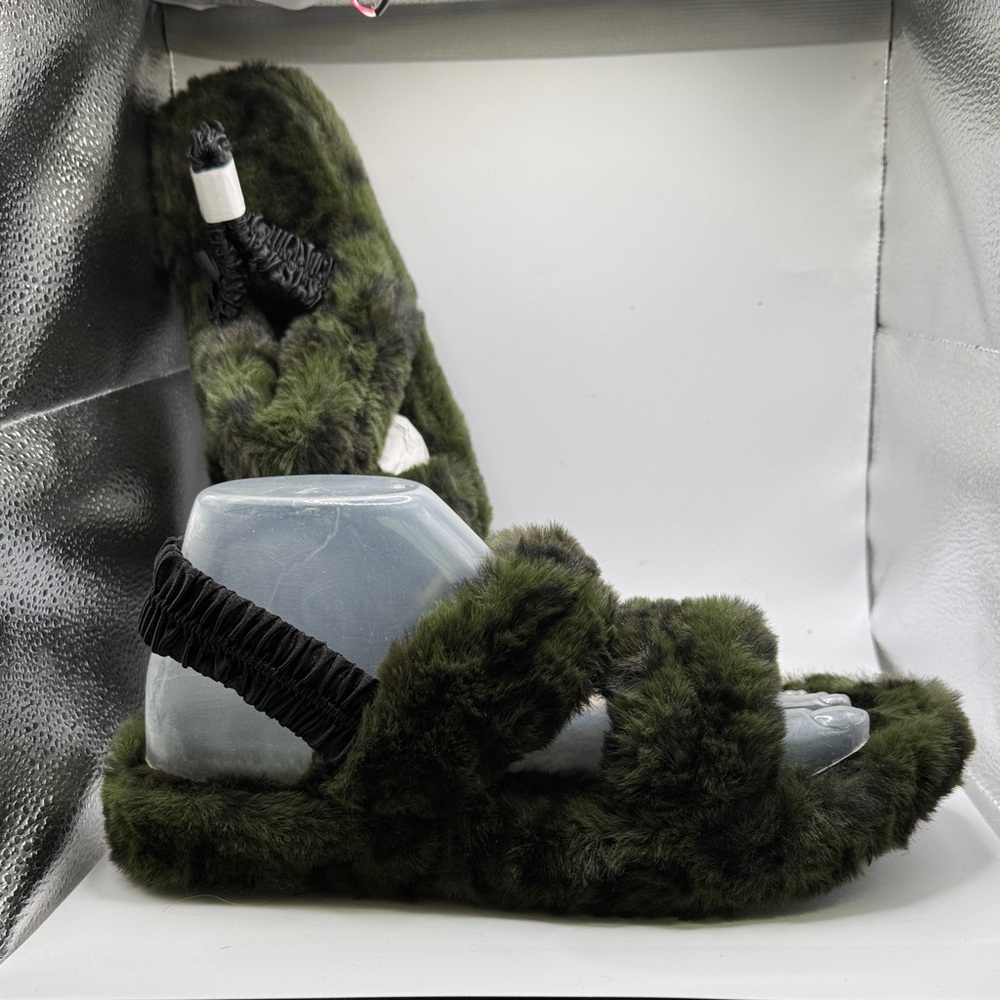 Array Green&Black Fur Slides NWB SZ 9 M Shayla